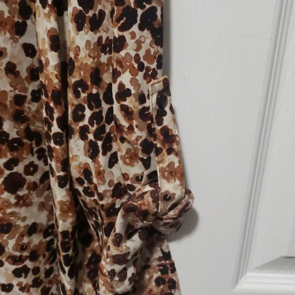 Investments Woman Top Olivia  Button Up Brown Animal Print Plus Size - Picture 4 of 4